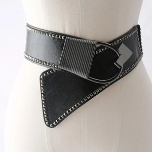 Ceintures femmes large ceinture gothique gothique décorative Costume accessoires pour les dames robe de rivet cloutée en cuir Pu en cuir