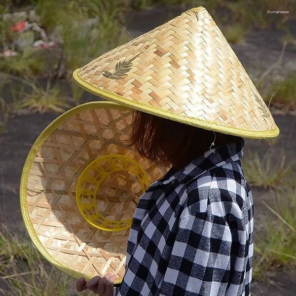 Bérets 1pcs style chinois paille bambou chapeau de soleil cône agriculteur pêche parasol imperméable tissé à la main adulte voyage accessoires de danse