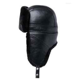 Bérets 2022 Chapeaux de bombardiers d'hiver pour hommes Cow Hide Leather Russian Hat Quality authenticaline fourrure oreille Protect Ushanka Cap7080101