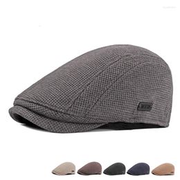 Berets 2022 Winter Warm gebreide baret Gorro Boina Binnet Femme Hiver Bere Vintage Visor Hat Mutsen MANNEN SBOLD CAP BARET 56-60cm