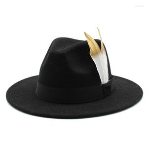 Bérets 2022 Femmes Hommes Feminino Feutre Fedora Chapeau Pour Dame Hiver Automne Laine Big Brim Homburg Jazz Plume