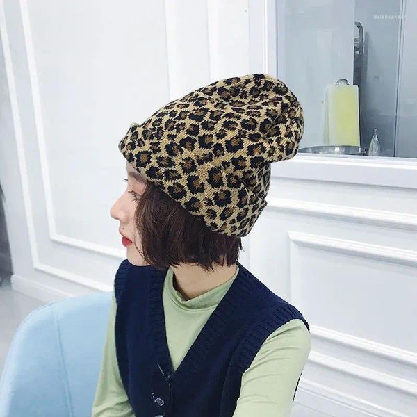 Bérets 2023 hiver femmes léopard bonnet chapeaux casquette à visière plus chaude dames mode peluche impression tricoté crânes casquettes chapeau