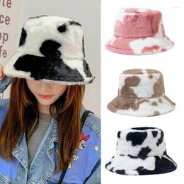 Boinas 2023 sombrero de cubo para mujer otoño e invierno cálido estampado de vaca felpa moda Panamá sombreros casuales para damas gorras de pescador