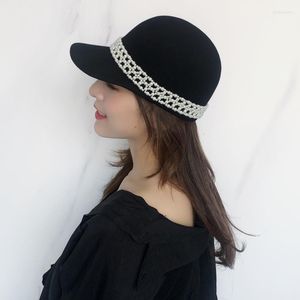 Bérets 202301-shi Chic goutte hiver japon laine perle chaîne belle grâce dame octogonale casquette femmes loisirs chapeau équestre