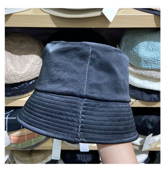 Bérets 202304-ZZ Chic rétro classique solide Pu légèrement imperméable loisirs rue mode seau casquette hommes femmes chapeau en gros