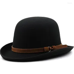 Boinas 2024 Moda Mujeres Hombres Bowler Fieltro Sombrero Cúpula Rojo Negro Damas Top Trilby Mago Cap Chapeau Femme Caps