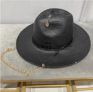 Bérets 2024 Été Nouveau arrivée paille de paille Black Chain Strap Fedora Hat pour femmes Sunshade Beach Hat Ladies