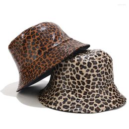 Bérets 2024 hiver léopard seau chapeau femmes mode occidentale double face portant Panama femme loisirs de plein air bassin casquettes de soleil