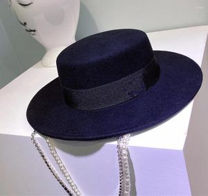 Bérets 202406-weimin Ins Chic hiver laine perceuse chaîne de perles dame Fedoras casquette femmes loisirs Panama Jazz chapeau