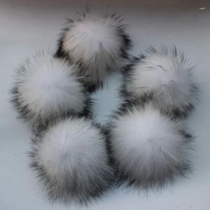 Beretten 5 -stcs/ lot 15cm DIY Big White Pom Poms Fur Pompon Raccoon Balls For Hats Beanies and Scarf Real Natural Ponpom