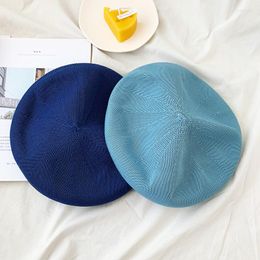 Boinas Delfín Sección delgada Mujer Verano Punto Transpirable Boina Ahueca hacia fuera Color sólido Ins Vintage Artista Gorra Pintor Beanie Hat