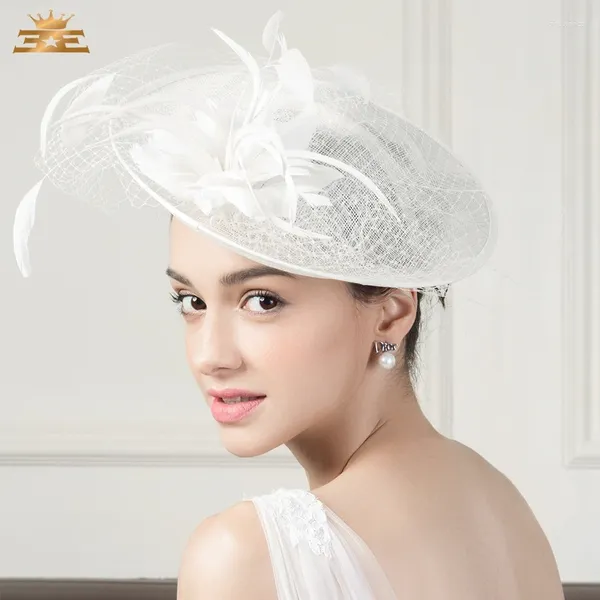 Bérets Arrivée Fedoras Hat Femelle Lin de lin d'hiver Dames Elegant Banquet CAP BLANC BRITANNE ROBE DE MOIE DE MARIE