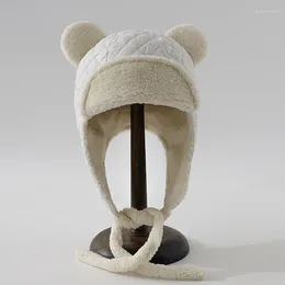 Bérets automne et hiver oreilles d'ours mignons chapeaux de bombardier en peluche pour les femmes en plein air mode chaud japonais rétro Plaid sangle casquettes volantes