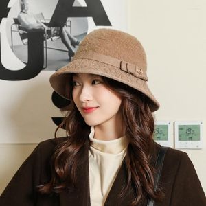 Bérets automne et hiver coréen de style coréen tricot de soleil chapeau de seau chaud à la mode pour femmes