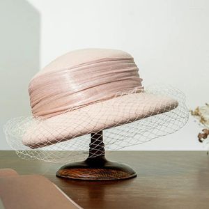 Bérets automne et hiver chapeau de laine dôme femme française élégante rétro Hepburn célébrité seau en maille