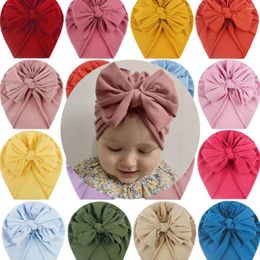 Berets baby cap solide kleur hoed big boogknot meisje tulband knoop hoofd wraps voor kinderen motorkap beanie pography rekwisieten
