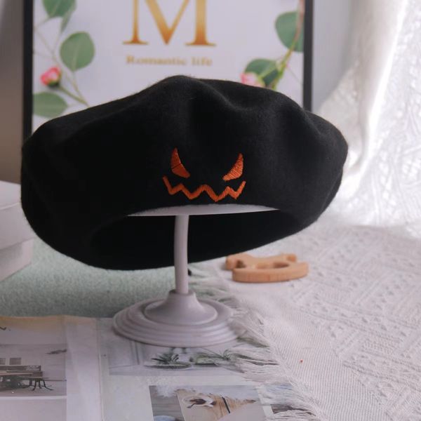 Boinas Sombrero de boina Sombrero de calabaza de Halloween para mujer Sombrero bordado para fiesta Sombrero con letras Sombrero de moda de Bella de felpa de conejo