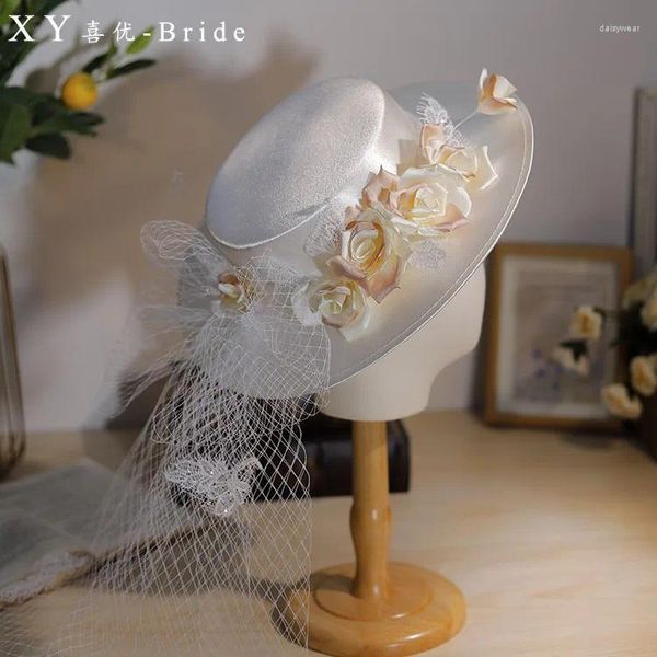 Brands de fleur de satin blanc fedoras pour les femmes grand chapeau de mariage profond avec le visage voile marin po timide de tir Fascinator