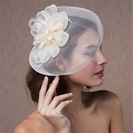 Bérets mariée Fedoras avec pince Fascinator épingle à cheveux pour femmes fête de mariage Fascinat maille fil fleur épingles chapeau accessoires 230512