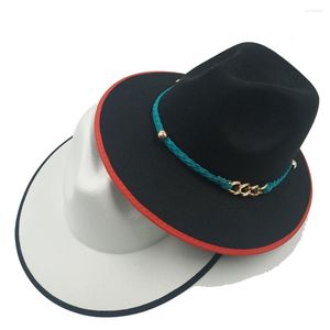 Bérets Brim Fedora Chapeau bicolore pour hommes femmes Mode britannique Rétro Jazz Cap Chaîne Accessoires Large Panama 2023