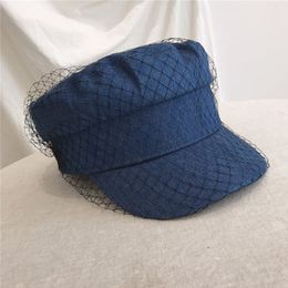 Baretten Britse stijl retro denim platte baretpet met mesh-sluier Damesmeisje Zonbescherming Vizier Knopschilder Elegante militaire marinehoed 230825