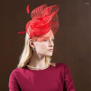 Berets British Yarn Net Fedoras Hat Femme Banquet de printemps Feather Cap Women Hair Band Elegant Fashion Ornements H214