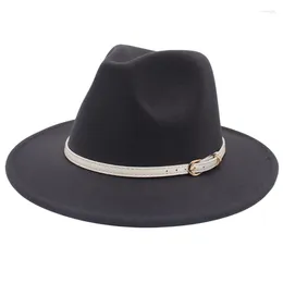 Berets Casual Fedora Hat For Women Leather Belt Jazz Filt Hats Outdoor Ladies Trilby Classic British Flat Brim Dress Men