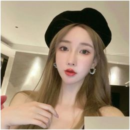 Berets Classic Designer Veet Beret Lady New Black Elegant Painter Hat Letter Jacquard Uni Bud Bud Pumpkin Trend Drop Livrot acce DHPJM