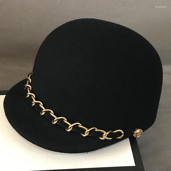 Boinas Clásico Suave Cálido Gorro de lana Fieltro Mujeres Sombrero de invierno Moda Cadena de oro Adorno Sboy Estilo Visor Boina Negro Cabbie Ajustar