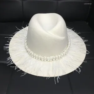 Bérets Classical White Felt Hiver Hiver Cloche Wool Wool Pearl Feather Floppy Brim Wedding Fedora Ladies Robe