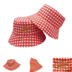 Bérets Cochonou Bob broderie Unisexe Bucket Hat Summer Bage Hatwear Plimable Vacation Fishing Catch Red Plaid Style 62cm