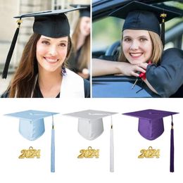 Bérets Félicitations Graduation Hat Unisex 2024 University Academic DIY Saison Faire des fournitures
