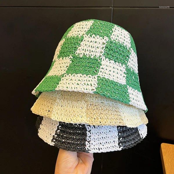 Marca de diseñador de boinas Green Checand-Woven Straw Sombreros para mujeres Corea de Viajes de Verano Viajes Fashion Shade Basin Capas casuales