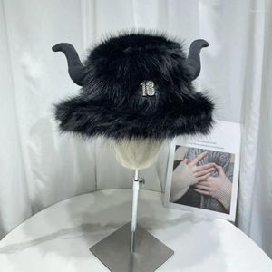 Berets Devil Horn Embet Hat voor dames handgemaakte opvouwbare faux bont gebreide mode -vintage en casual