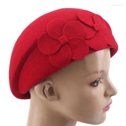 Beretten elegante dame vrouwen warme klassieke baret beanie slouch hoed Russische pet vrouwelijke modieuze bloem solide kleur