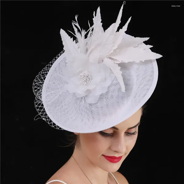 Bérets femmes élégantes mode Chapeau de mariage Fascinator voiles accessoires de cheveux Cocktail course chapeaux avec feuille Chapeau Cap