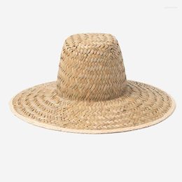 Berets Europe Retro High Top Big Straw Hat Men Women Stage Catwalk concave modellering zonnebrandcrème Shading Beach Chapeu