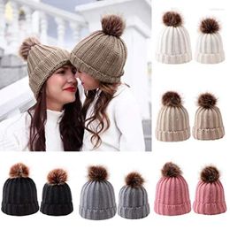 Berets famliy Match Hats Mother Kid Baby Child Child Winter Knit Beanie Fur Pom Crochet Ski Casque Soft Solid Mignon Cadeaux