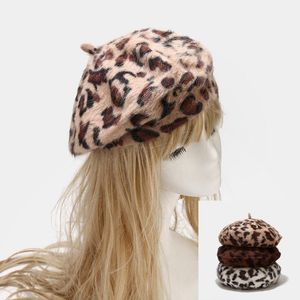 Berets Fashion Design Four Seasons Leopard Print Hair Buckle Beret Painter Hoed achthoekige pet voor meisjes