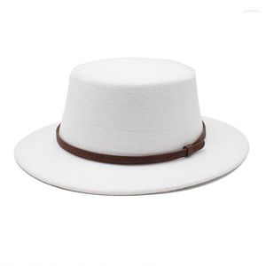 Boinas Moda para hombres Fedoras Primavera Otoño Sombrero de mujer Sombreros de diseñador Capilla Playa Lujo Cálido Panamá Bowler Cap con cadena