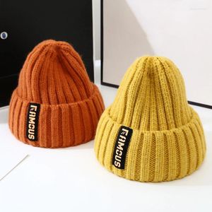 Boinas Moda Sombrero de punto para hombres y mujeres Invierno Calor Color sólido Gancho suave