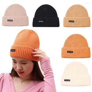 Bérets mode lettre hiver tricoté bonnets chapeau femmes hommes Alphabet casquette de sport unisexe automne garder au chaud en gros