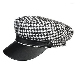 Berets Fashion Octagonal Cap For Women Plaid Leather Visors Sboy Vintage Autumn Winter Ladies Hat 3 Colorsberets