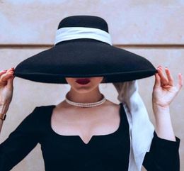 Berets Fashion Streetstyle Black Wide Bim Wol Embet Hat Vrouw Vintage Big For Women Lijkt op Audrey Hepburn8601568