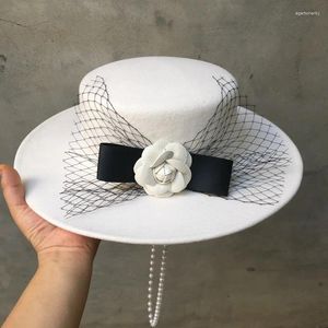 Beretten Fashion Vintage Winter Wool Bow Bloem Mesh Decoratie Flat Top Fedora Hat Pearl Chain Filt Black White Chapeu