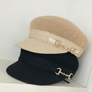 Beretten Fashion Warm Wool Cap Chain Design Winter Hat voor vrouwen Sboy -vizier Cabbie Fiddler Piekte Beret Baker Hatberets