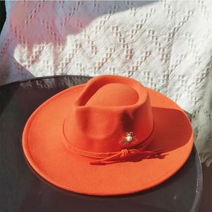 Berets Fedora Hat Panama Mena Gentleman Gentleman en cuir anglais ACCESSOIRES DE LUXE ENCILLE EN LUXEUR FEUX