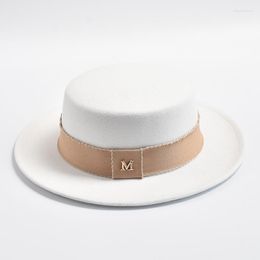 Boinas Sombreros Fedora con tapa plana para mujer Fascinator Elegante Bowler Fieltro Jazz Hat Chapeu Feminino