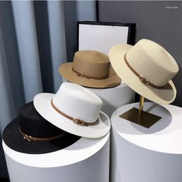 Beretten Flat Top Straw Hat Belt Accessoires Leisure Summer Sunscreen Dames Fashionable Beach Boater Gifts 2023