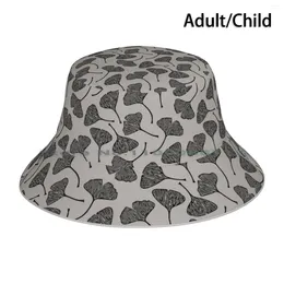 Bérets Ginkgo Vector noir sur gris chaud, chapeau de soleil, casquette de soleil, feuilles de Gingko, motif gris naturel